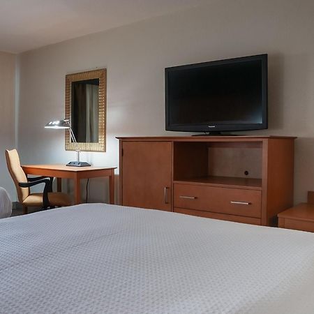 American Inn & Suites Ferndale Ngoại thất bức ảnh