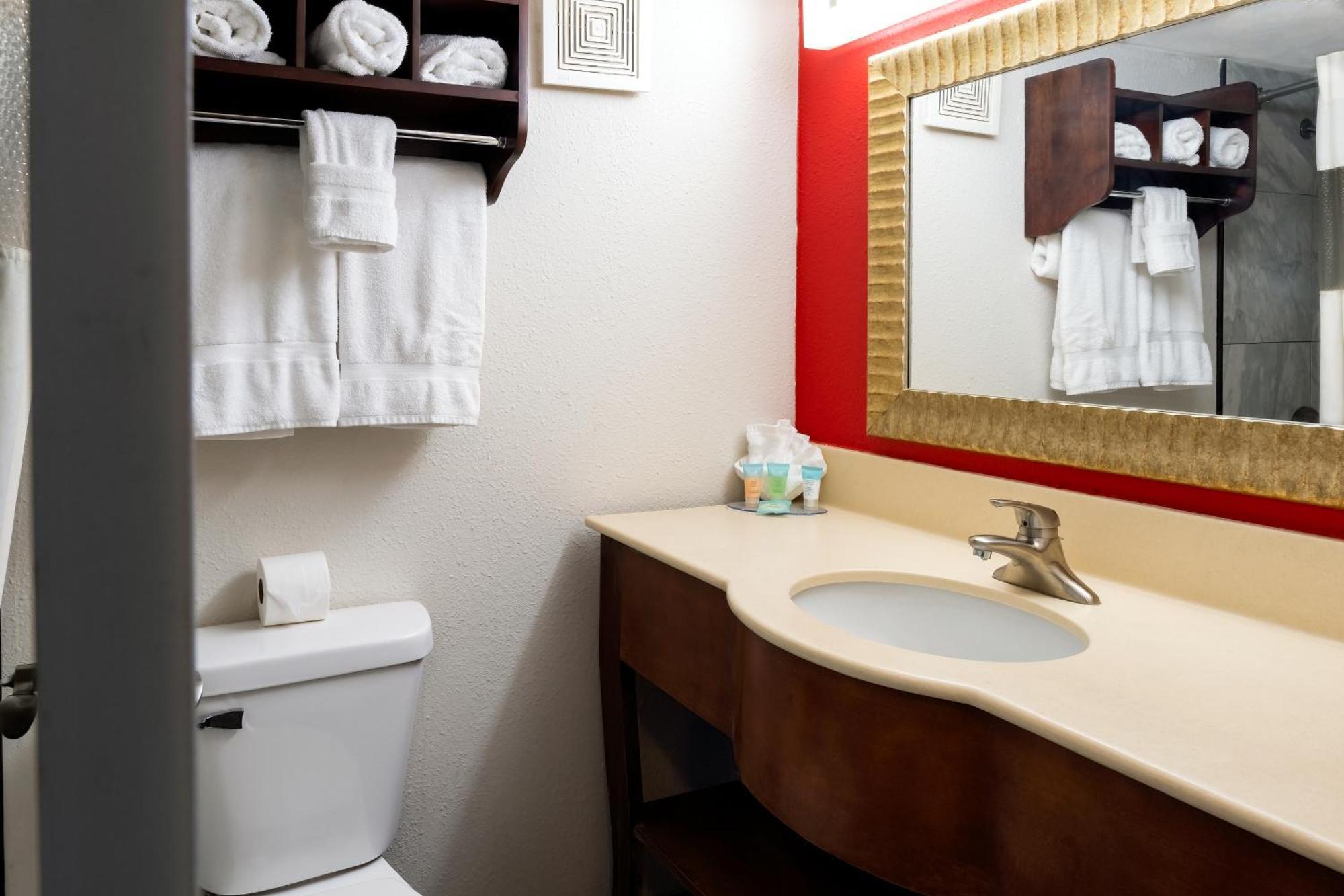 American Inn & Suites Ferndale Ngoại thất bức ảnh