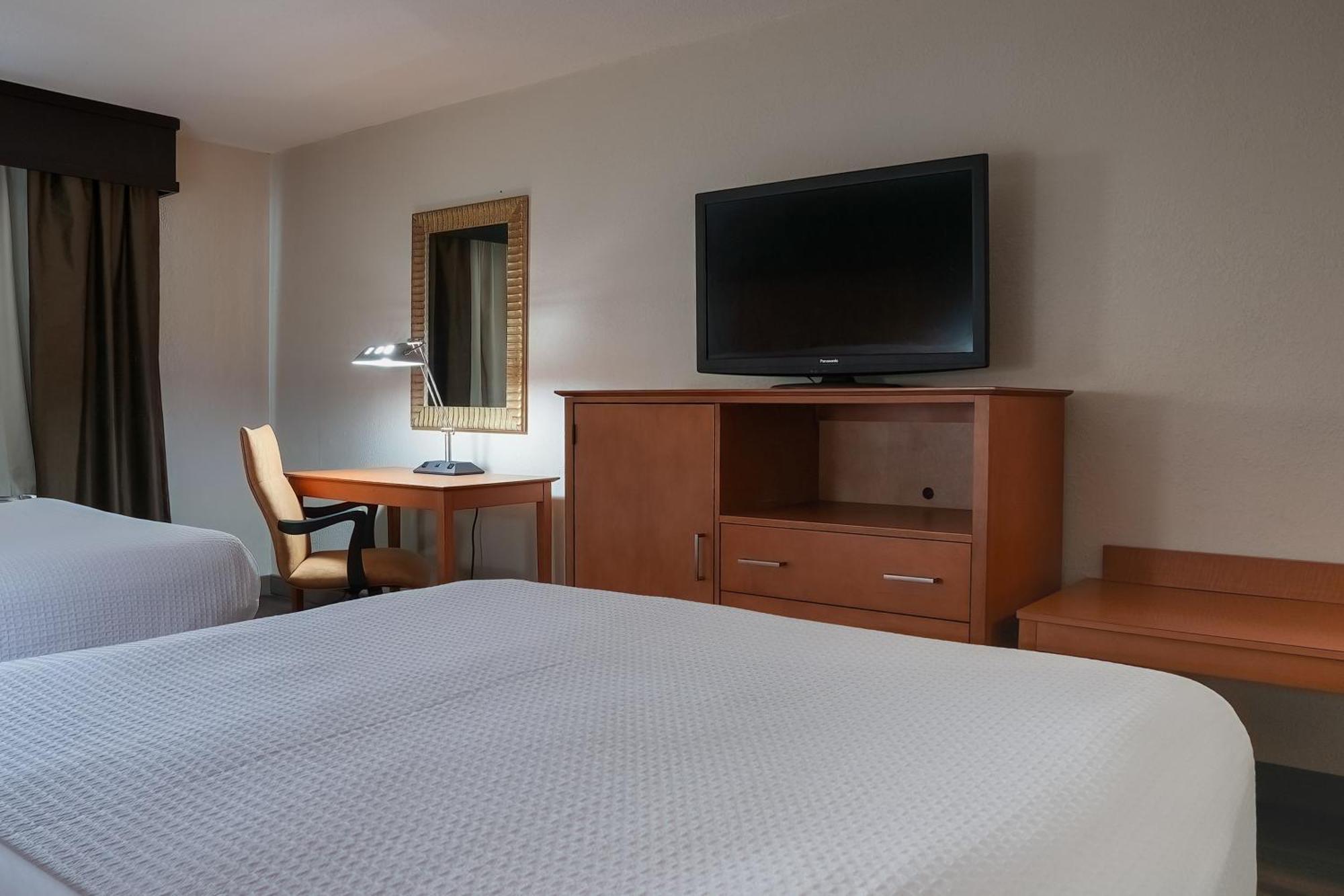 American Inn & Suites Ferndale Ngoại thất bức ảnh